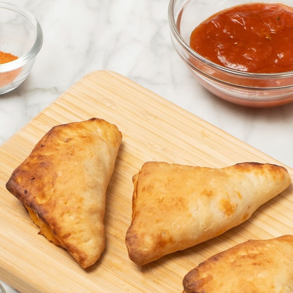 พิซซ่าพัฟชีสเยิ้ม