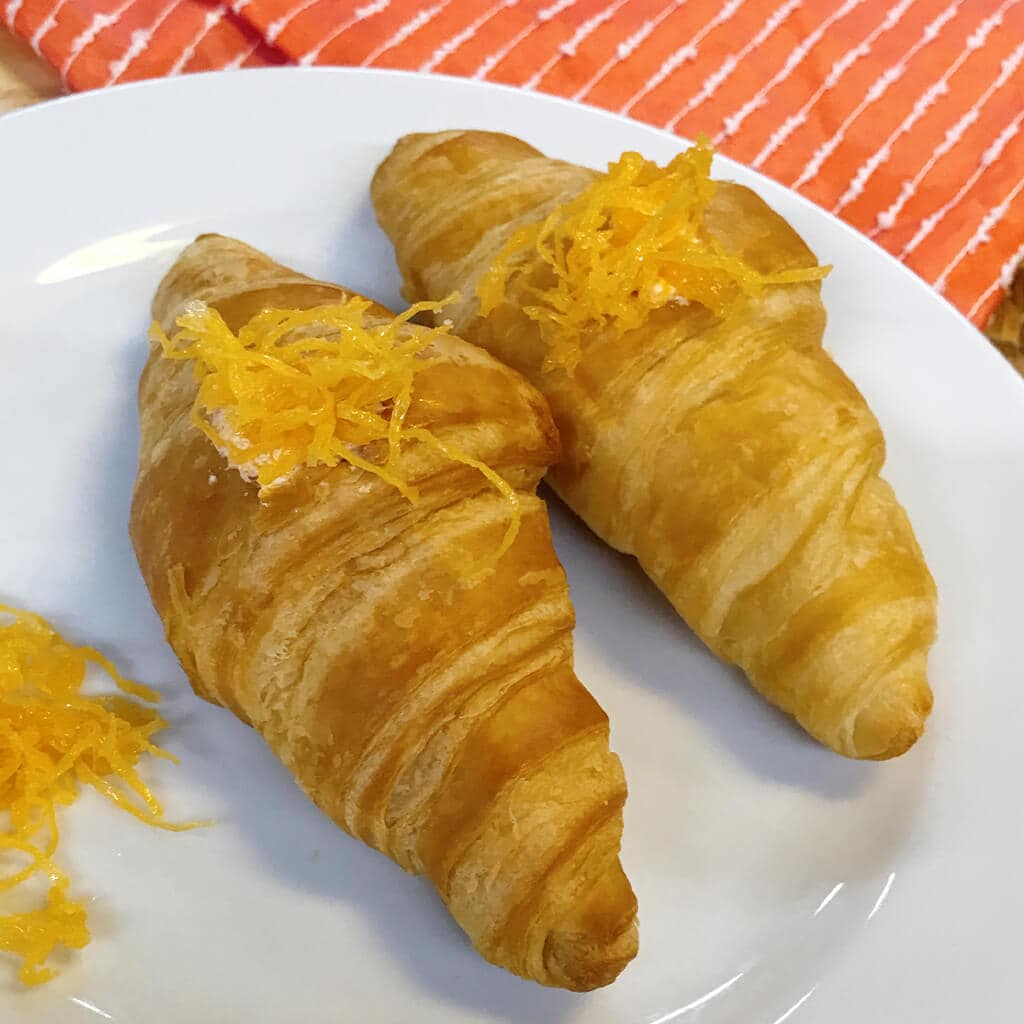 ครัวซองต์คัสตาร์ดฝอยทอง