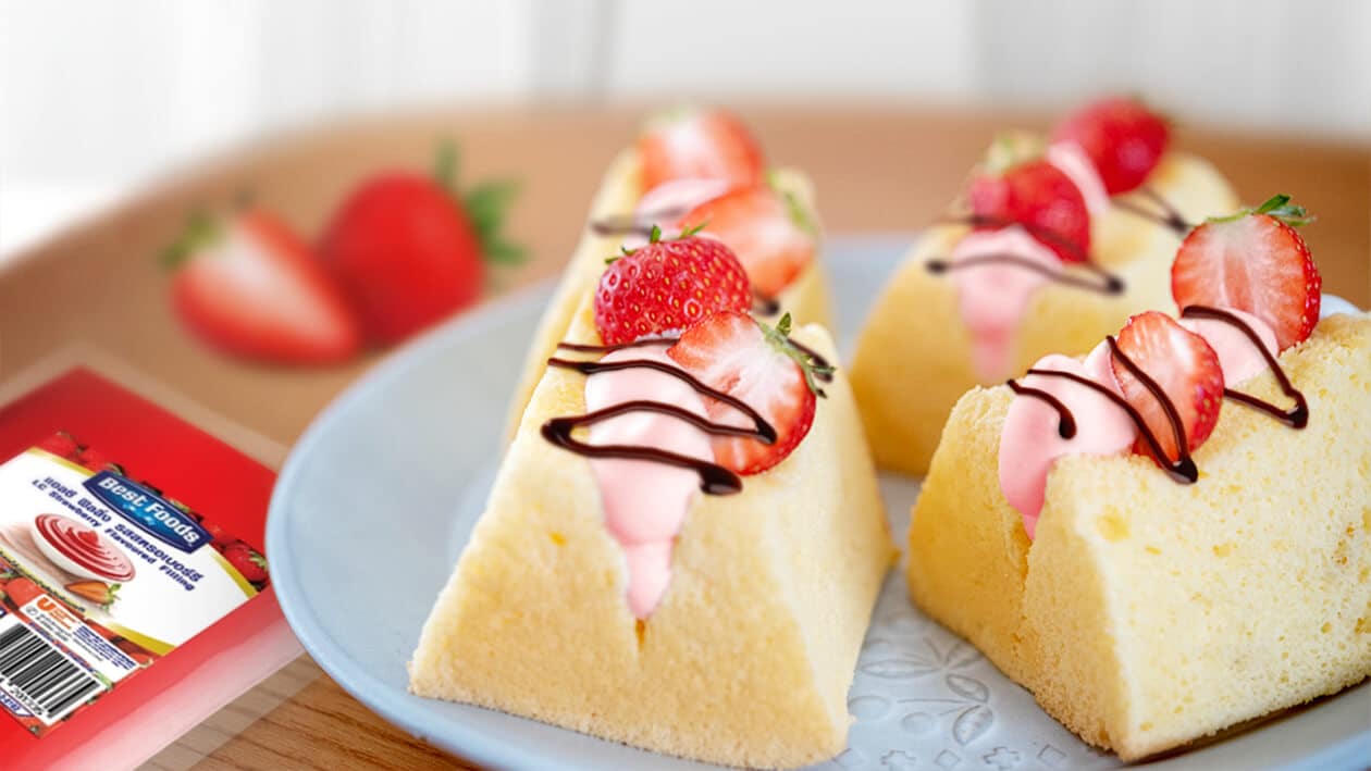 Egg Cake Sandwich with Strawberry Cream – - Recipe