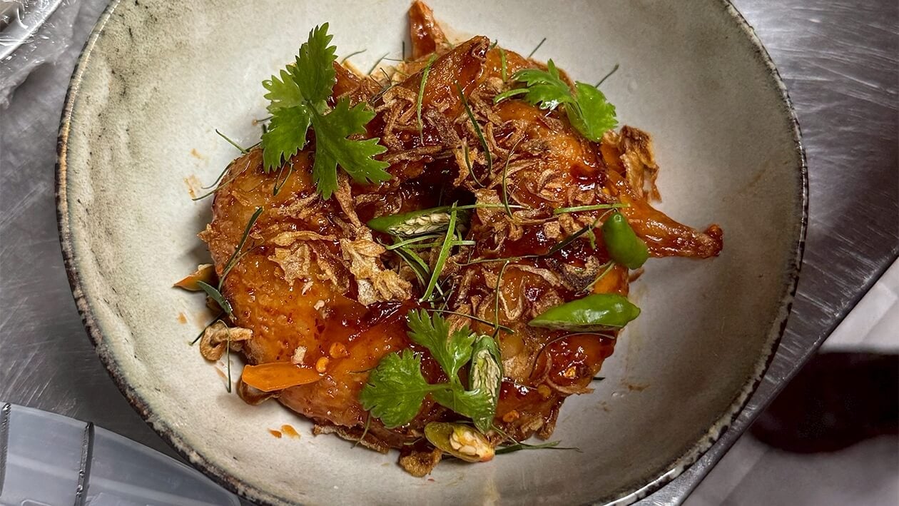 ปีกไก่ทอดซอสน้ำปลาหวาน – สูตรอาหาร ปีกไก่ทอดซอสน้ำปลาหวาน – สูตรอาหาร