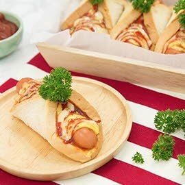 ขนมปังพิซซ่าห่อไส้กรอกชีส