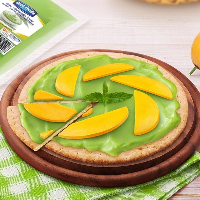 พิซซ่าหน้ามะม่วงคัสตาร์ดใบเตย