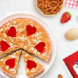 ทาร์ตอัลมอนด์หน้าสตรอว์เบอร์รี