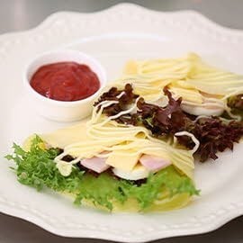 เครปนิ่มสลัดไข่ต้มแฮมชีส เครปนิ่มสลัดไข่ต้มแฮมชีส