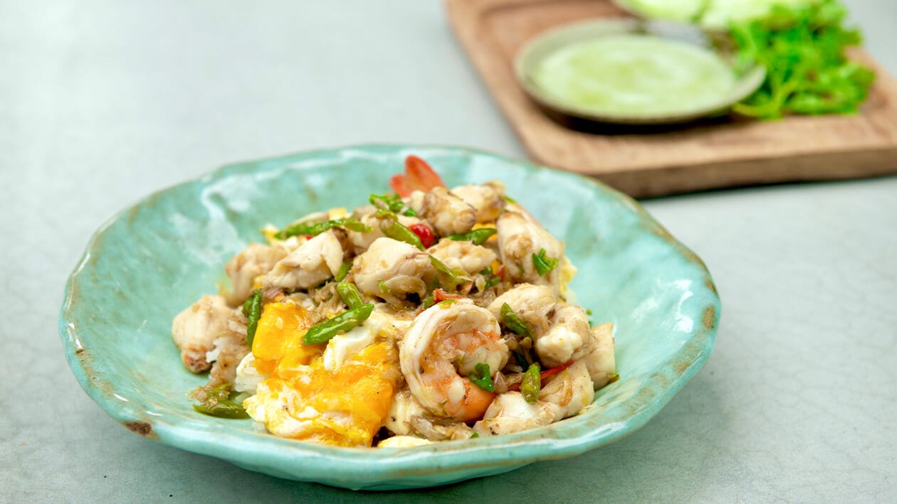 Stir Fried Crab and Prawns with Fresh Chili and Thai Scrambled Egg – - Recipe