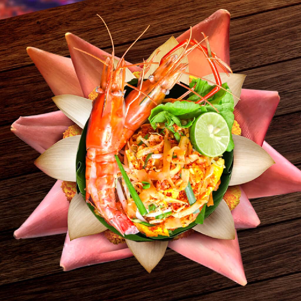 ผัดไทยเส้นจันท์กุ้งแม่น้ำกระทงหัวปลี ผัดไทยเส้นจันท์กุ้งแม่น้ำกระทงหัวปลี