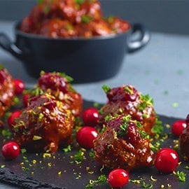 เนื้อก้อนซอสบาร์บีคิวและแครนเบอร์รี เนื้อก้อนซอสบาร์บีคิวและแครนเบอร์รี