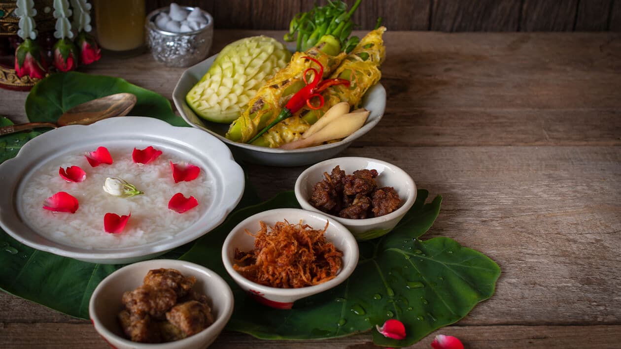 ข้าวแช่ พร้อมเครื่องเคียง เมนูอาหาร สูตรอาหาร และวิธีทำง่ายๆ กว่า 400 เมนู