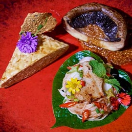 ยำขนมจีนปลาร้าเจและเห็ดพอร์โทเบลโล่ย่าง – สูตรอาหาร