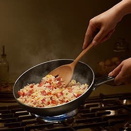 ข้าวผัดพริกกระเทียม เบคอน ข้าวผัดพริกกระเทียม เบคอน