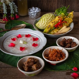 ข้าวแช่ พร้อมเครื่องเคียง ข้าวแช่ พร้อมเครื่องเคียง