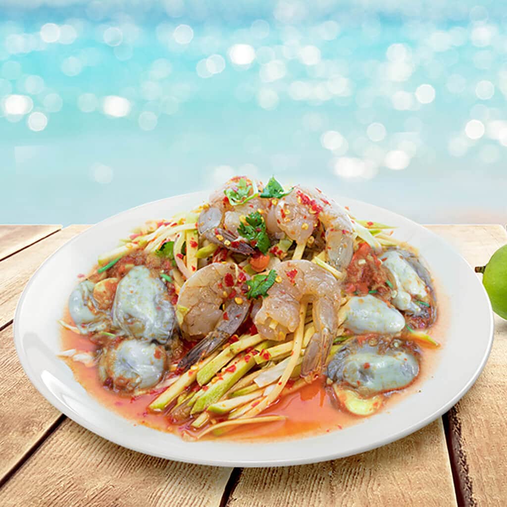 ยำมะม่วงหอยนางรมกุ้งแช่น้ำปลา
