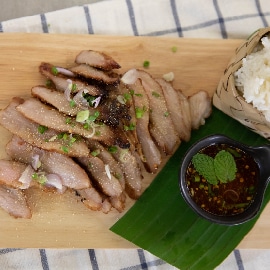 คอหมูย่างจิ้มแจ่ว