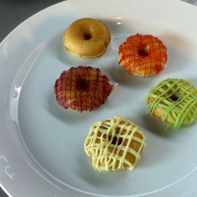 มินิโดนัทหน้าผลไม้