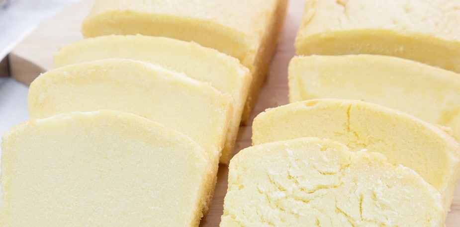 Techniques for slicing cake for bakers