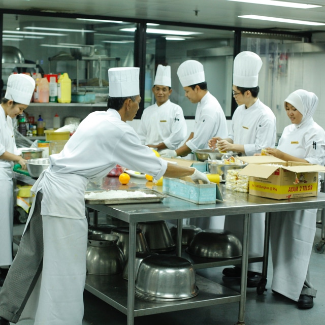 Top 10 food safety tips