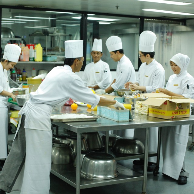 Top 10 food safety tips