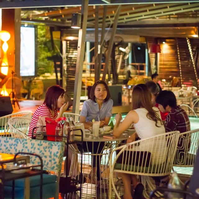 Bangkokians,The Cosmopolitan Diners
