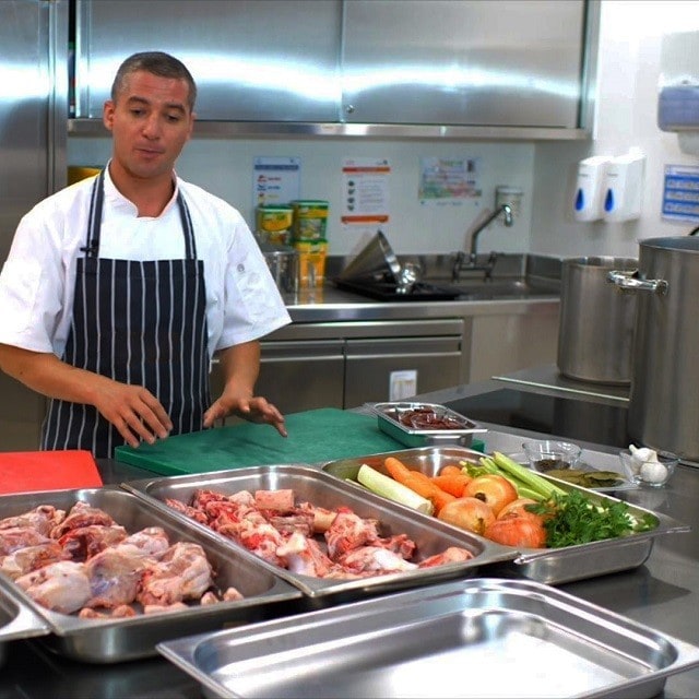 วิธีทำน้ำสต๊อกขั้นพื้นฐาน วิธีทำน้ำสต๊อกขั้นพื้นฐาน