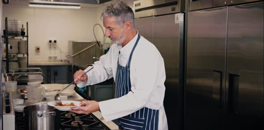 การทำงานด้านการดูแลผู้สูงอายุ การทำงานด้านการดูแลผู้สูงอายุ