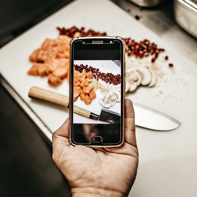 การตลาดออนไลน์: สื่อสังคมออนไลน์สำหรับธุรกิจอาหาร การตลาดออนไลน์: สื่อสังคมออนไลน์สำหรับธุรกิจอาหาร