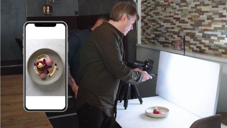 การถ่ายรูปอาหารลงสื่อสังคมออนไลน์